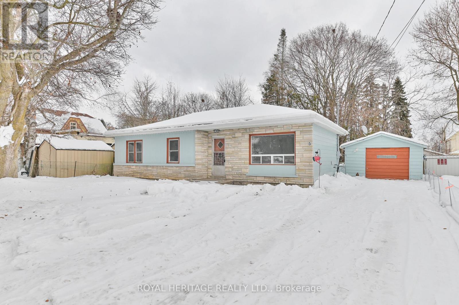 5 Meade Street, Brighton, ON - Outdoor