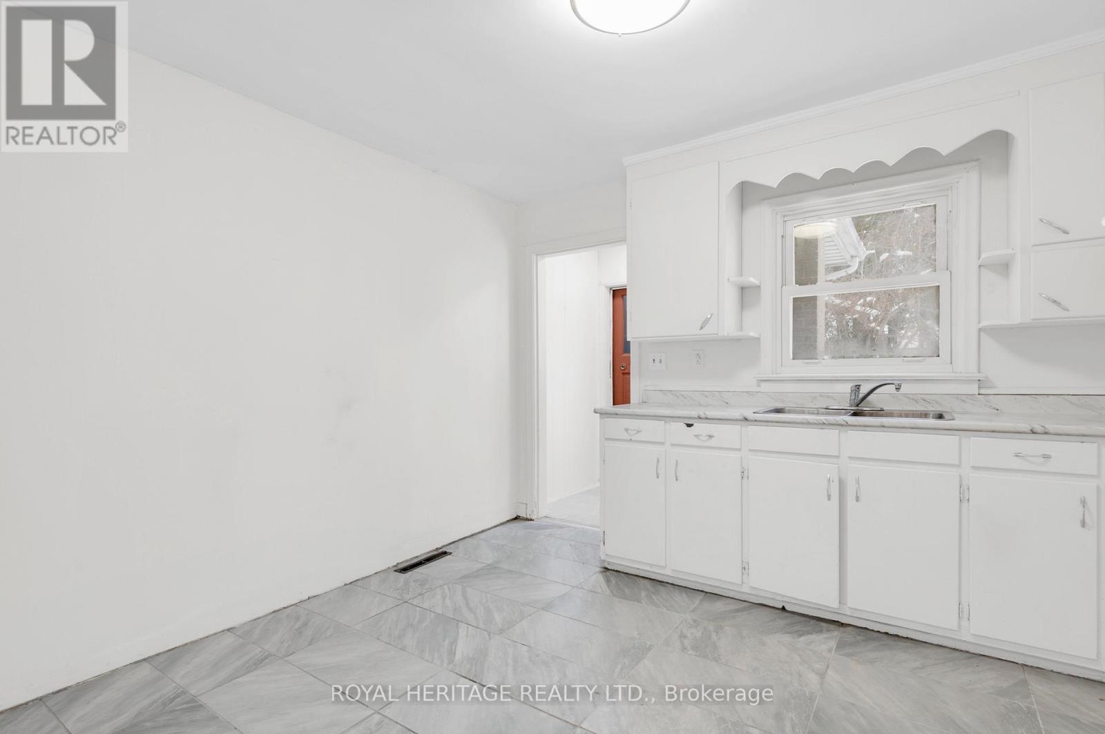 5 Meade Street, Brighton, ON - Indoor Photo Showing Kitchen