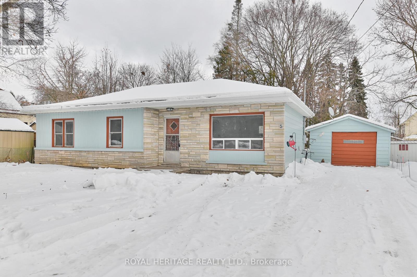 5 Meade Street, Brighton, ON - Outdoor