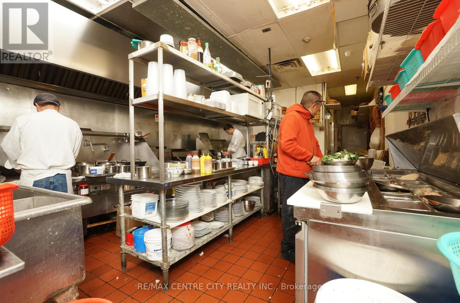 16 - 1080 Adelaide Street N, London East (East C), ON