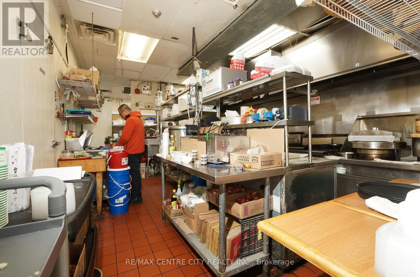 16 - 1080 Adelaide Street N, London East (East C), ON