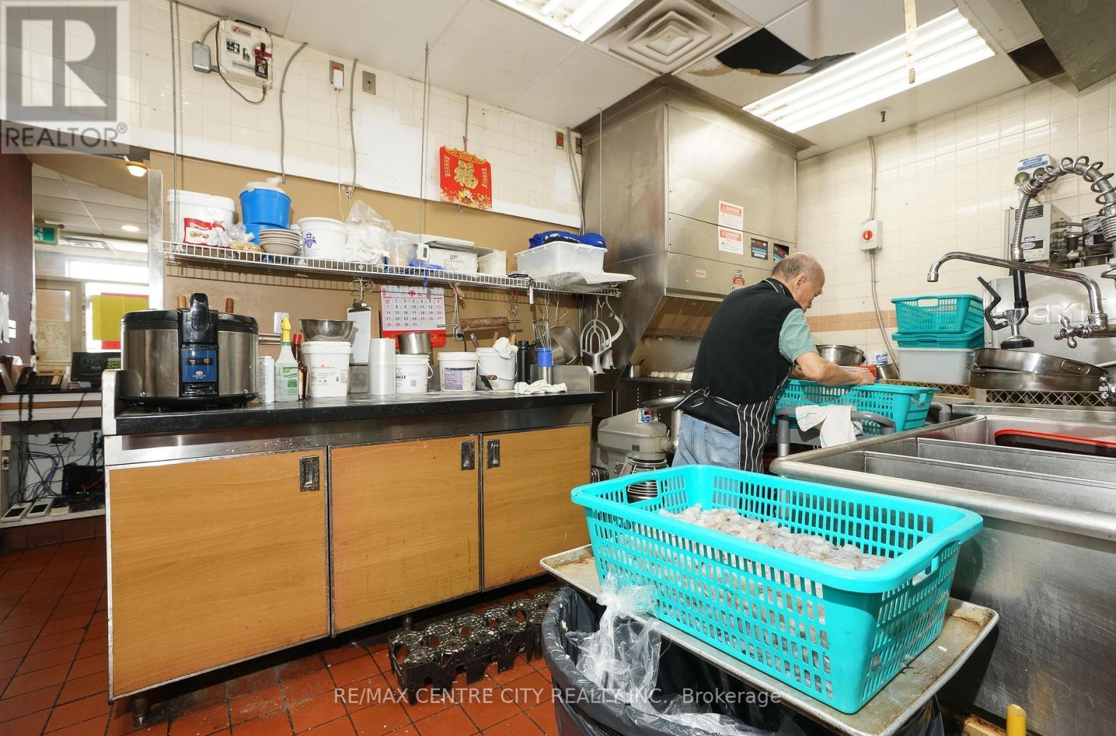 16 - 1080 Adelaide Street N, London East (East C), ON