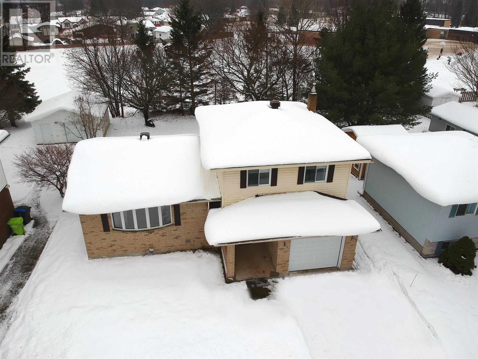 187 Parkland Cres, Sault Ste. Marie, ON - Outdoor