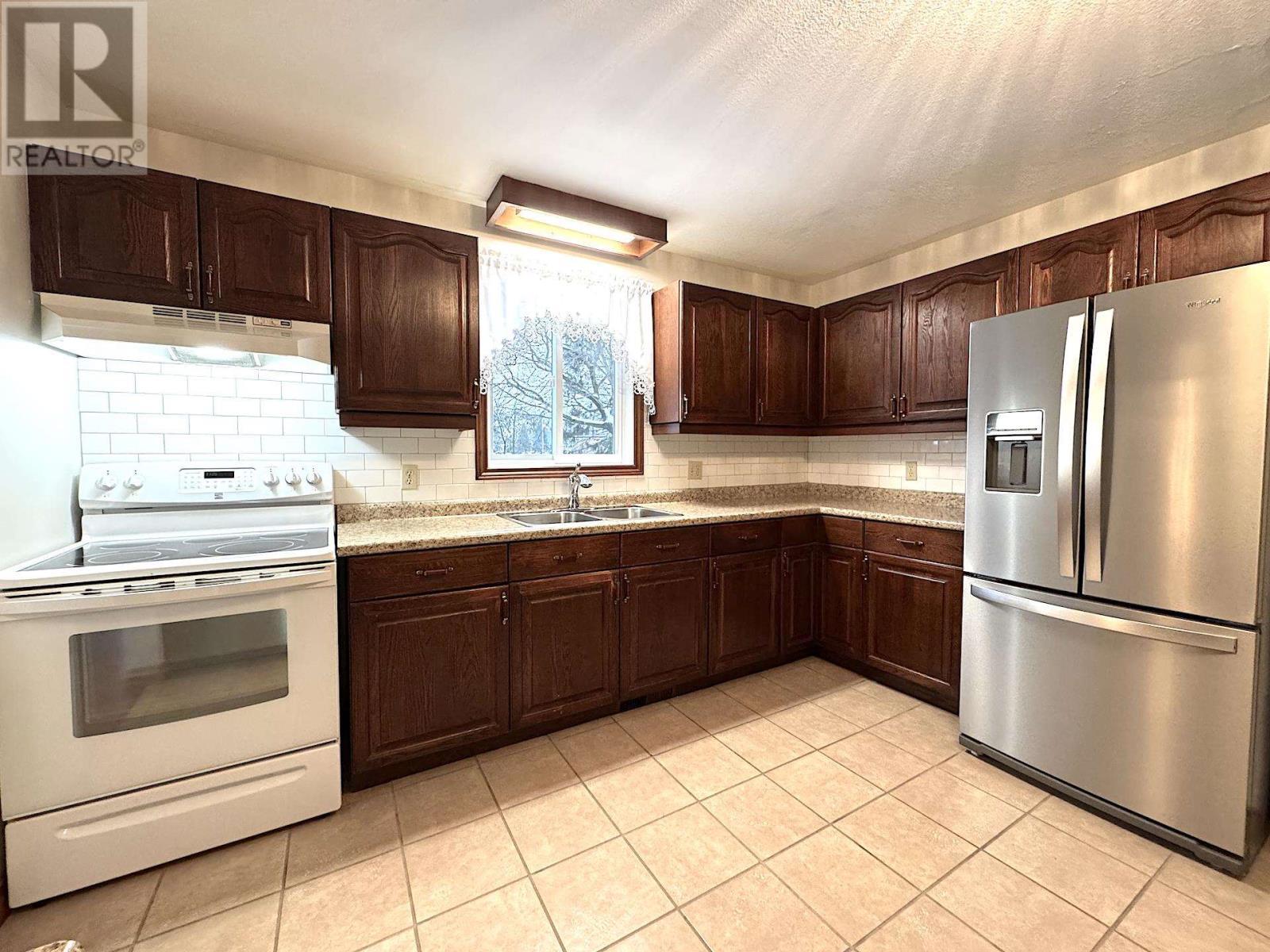 187 Parkland Cres, Sault Ste. Marie, ON - Indoor Photo Showing Kitchen