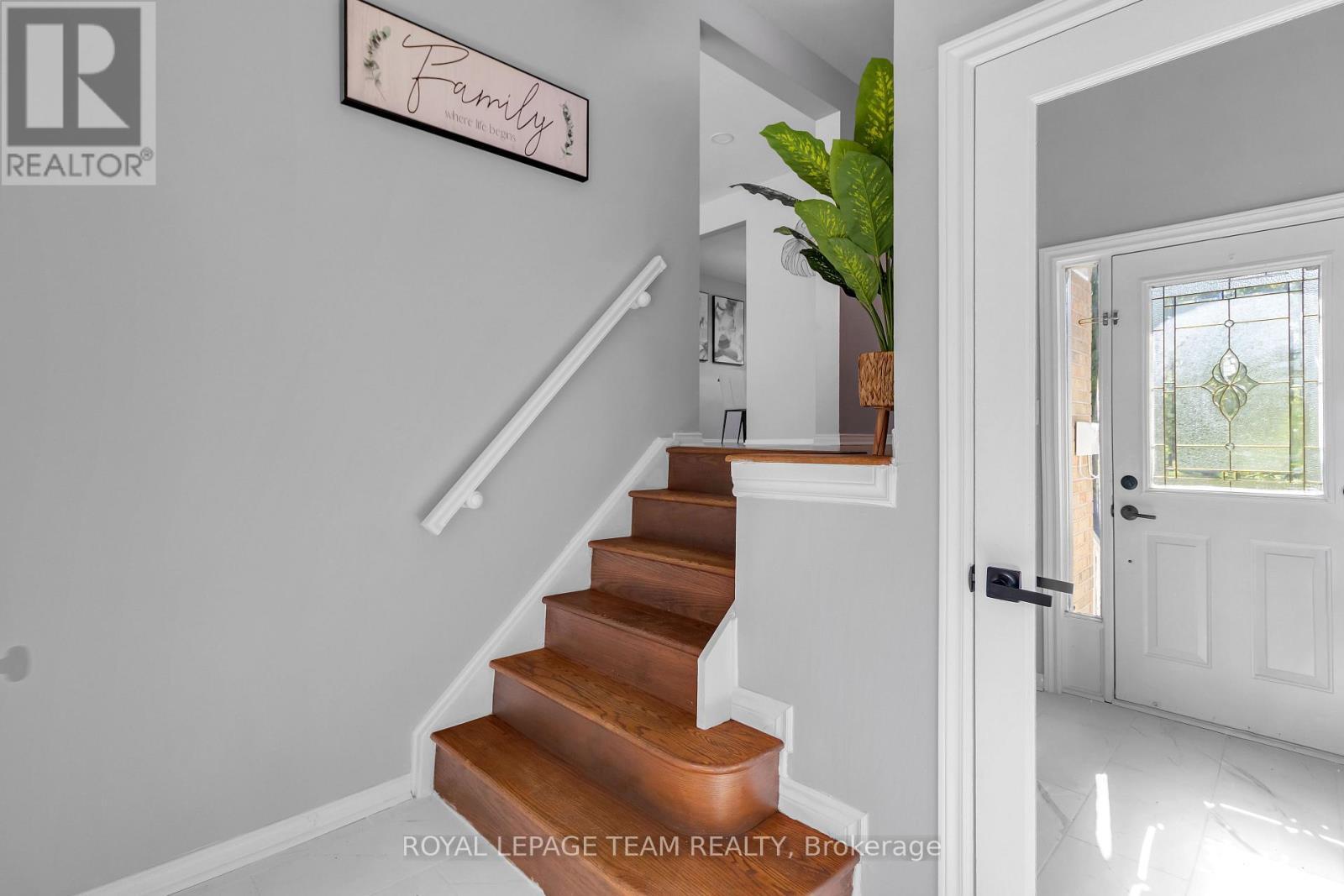 2 Brookhaven Court, Ottawa, ON - Indoor Photo Showing Other Room