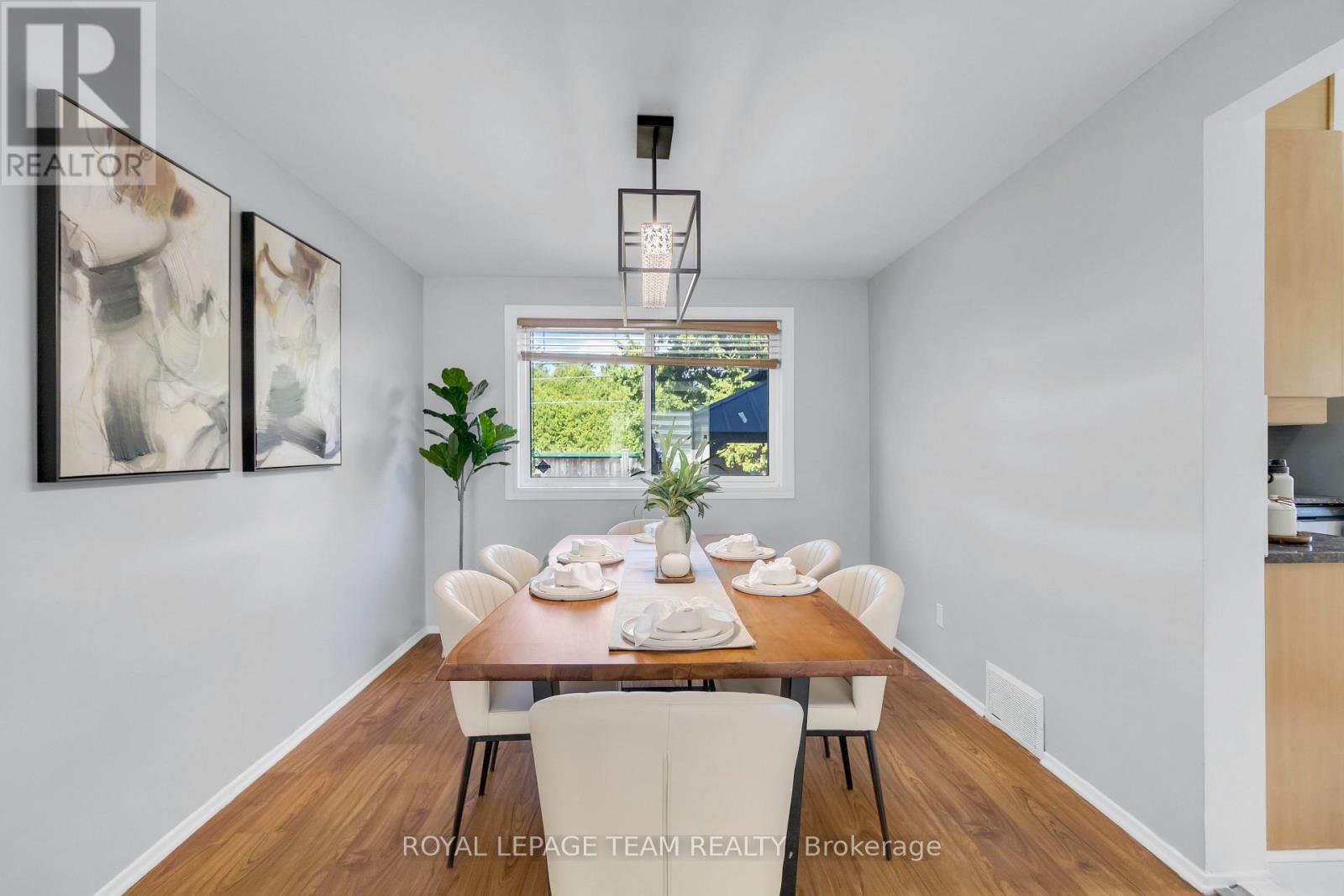Photos may be staged to show design potential - 2 Brookhaven Court, Ottawa, ON - Indoor Photo Showing Dining Room