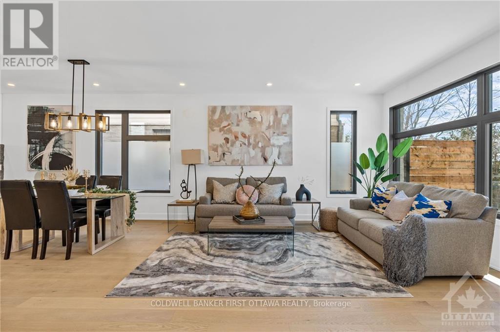 628 Parkview Road, Ottawa, ON - Indoor Photo Showing Living Room