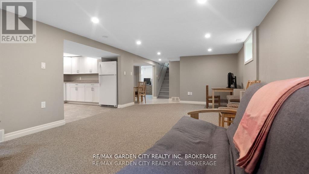 1 Caroline Street, St. Catharines (Glendale/Glenridge), ON - Indoor