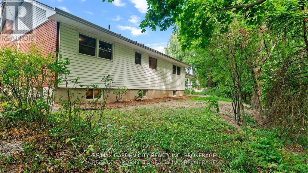 1 Caroline Street, St. Catharines (Glendale/Glenridge), ON - Outdoor