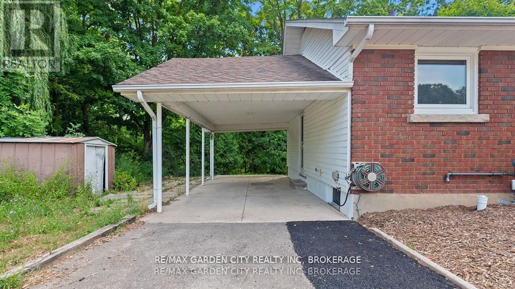 1 Caroline Street, St. Catharines (Glendale/Glenridge), ON - Outdoor With Exterior