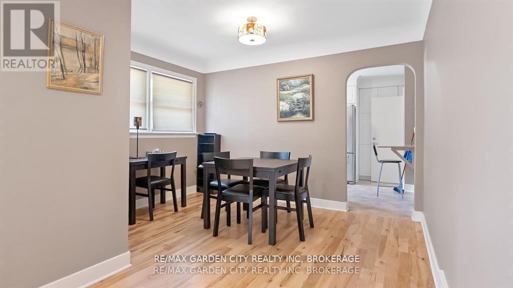 1 Caroline Street, St. Catharines (Glendale/Glenridge), ON - Indoor Photo Showing Dining Room