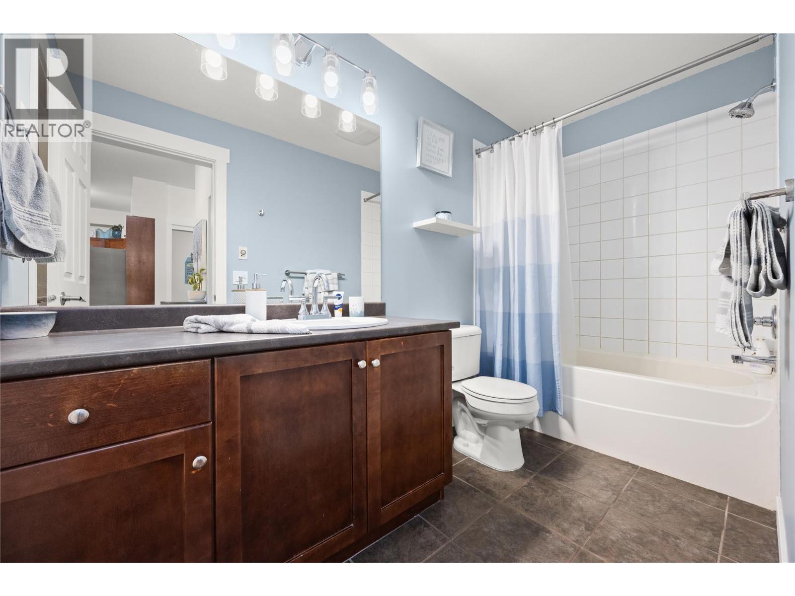 1875 Country Club Drive Unit# 1405, Kelowna, BC - Indoor Photo Showing Bathroom