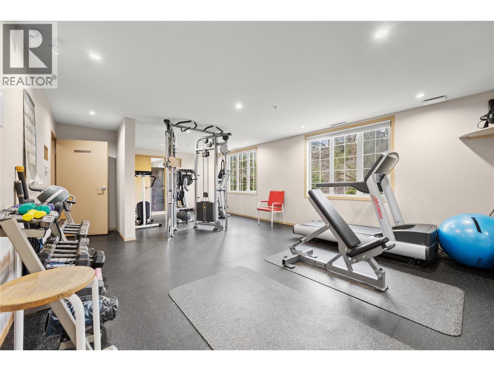 1875 Country Club Drive Unit# 1405, Kelowna, BC - Indoor Photo Showing Gym Room