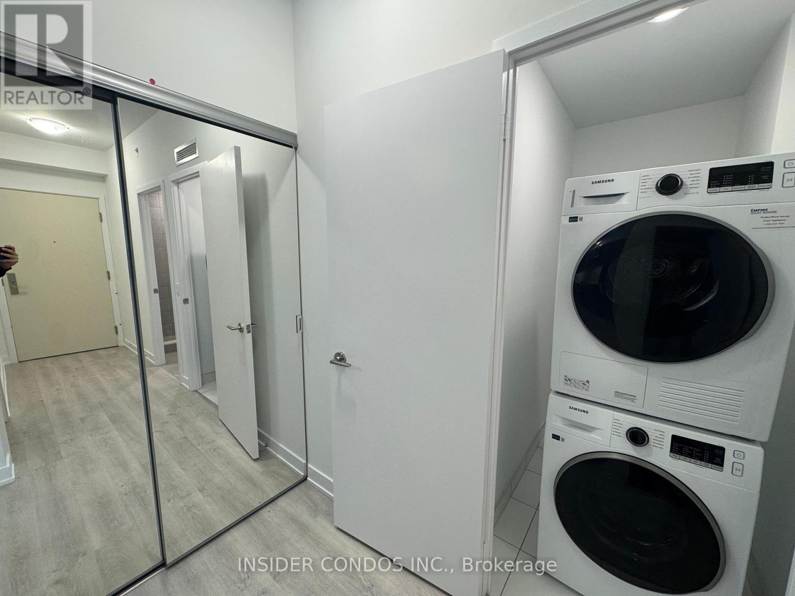 331 - 15 Richardson Street, Toronto, ON - Indoor Photo Showing Laundry Room