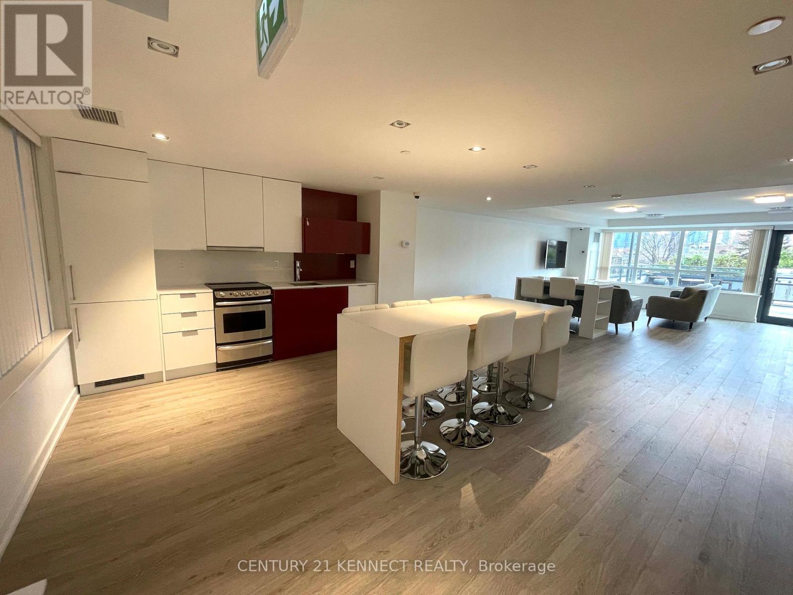 402R - 231 College Street, Toronto, ON - Indoor