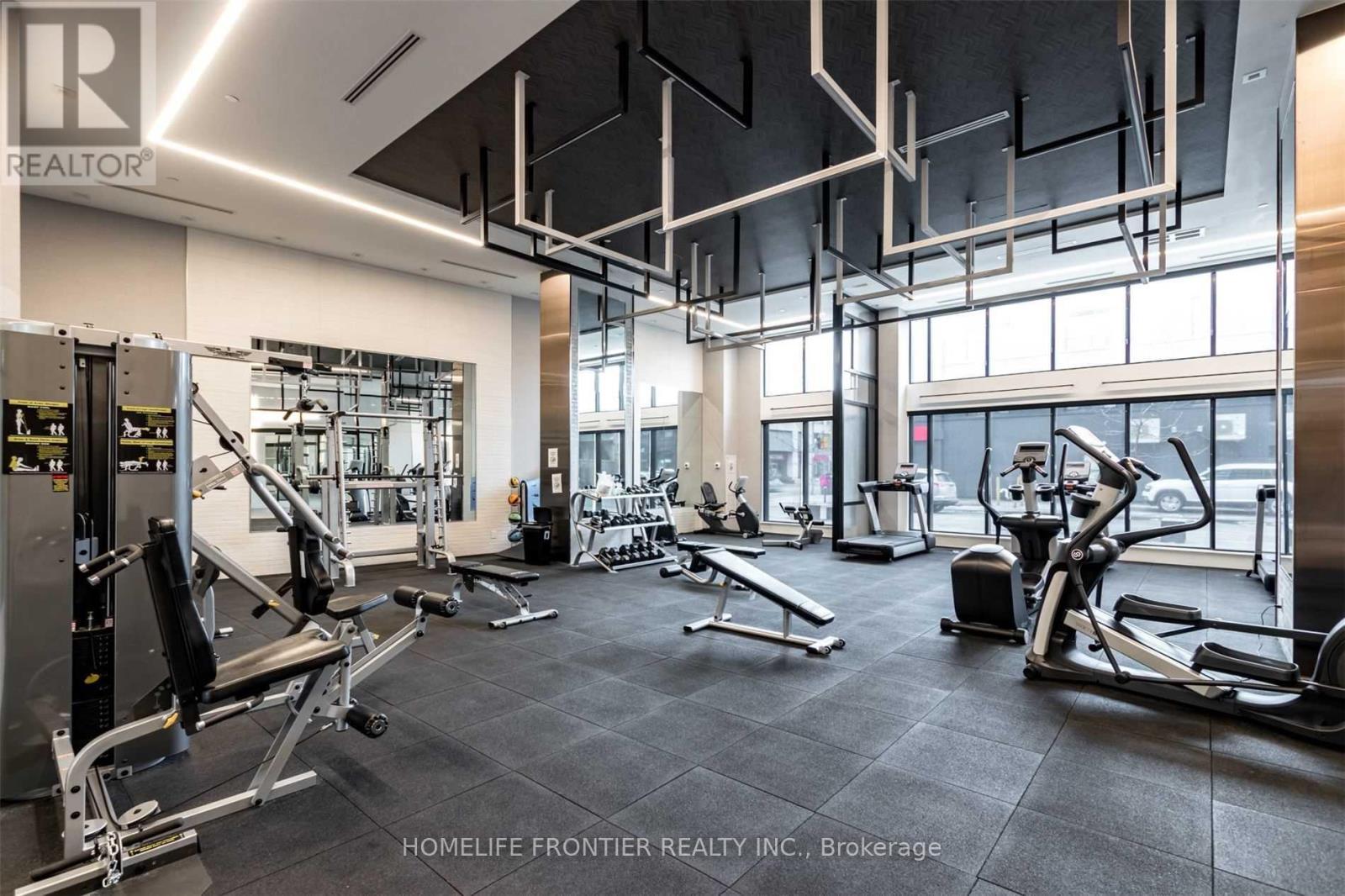 527 - 1 Belsize Drive, Toronto, ON - Indoor Photo Showing Gym Room