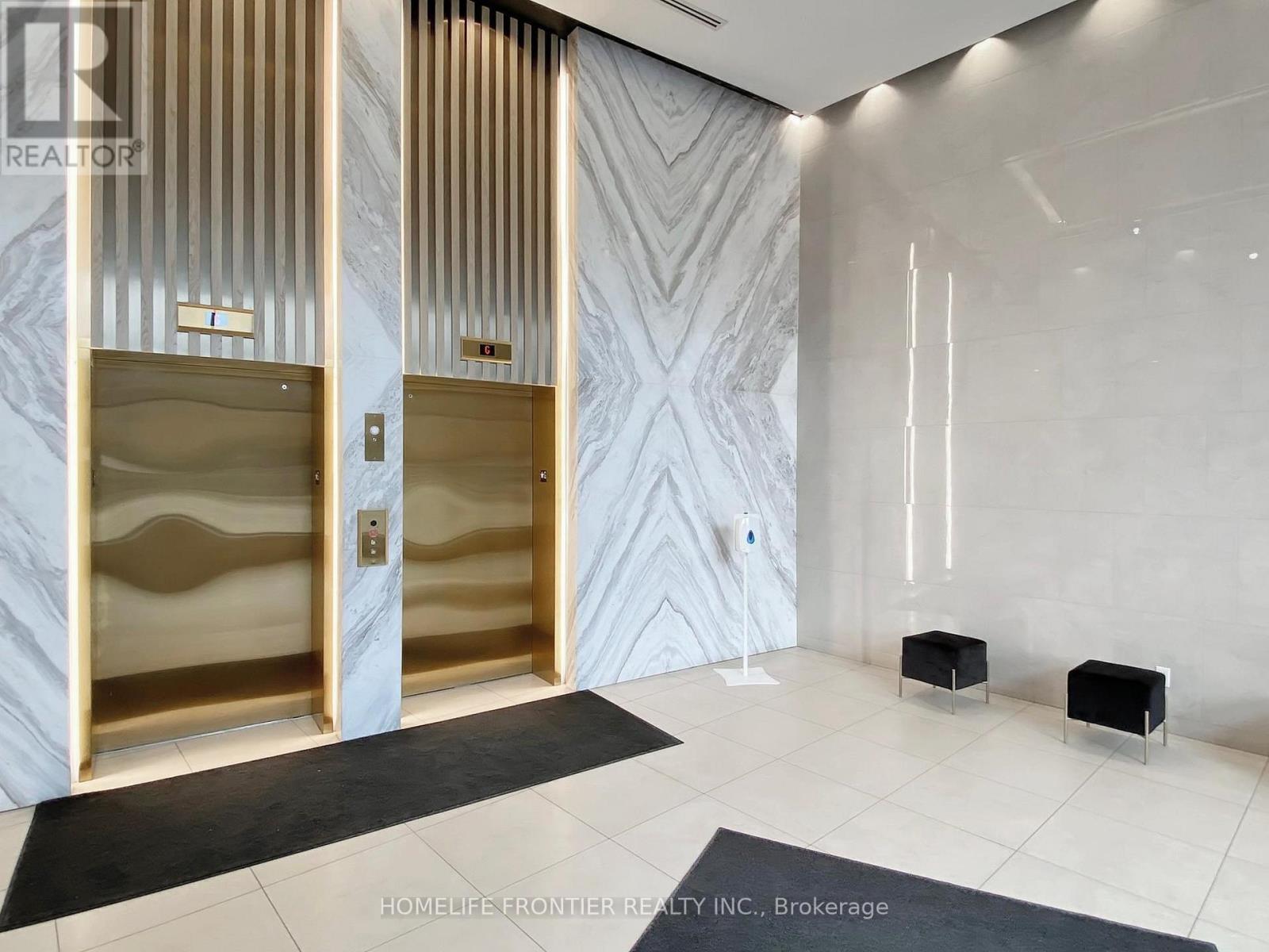 527 - 1 Belsize Drive, Toronto, ON - Indoor Photo Showing Other Room