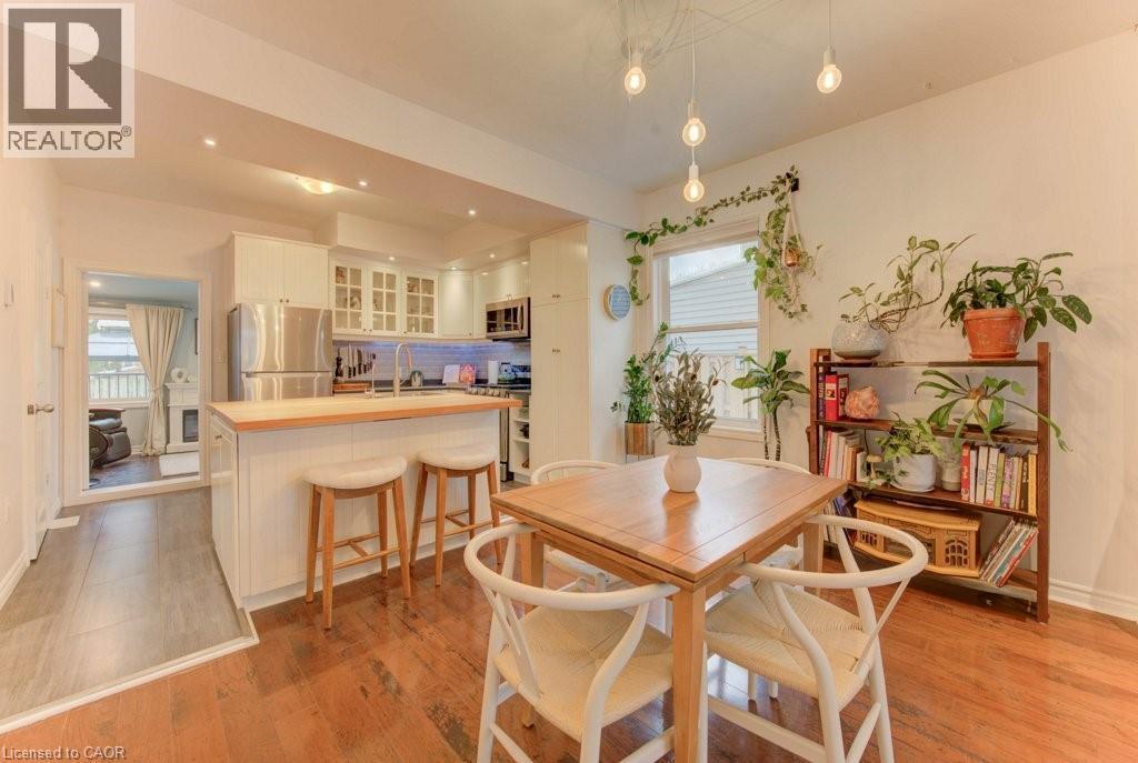 85 Chalmers Street N, Cambridge, ON - Indoor Photo Showing Dining Room