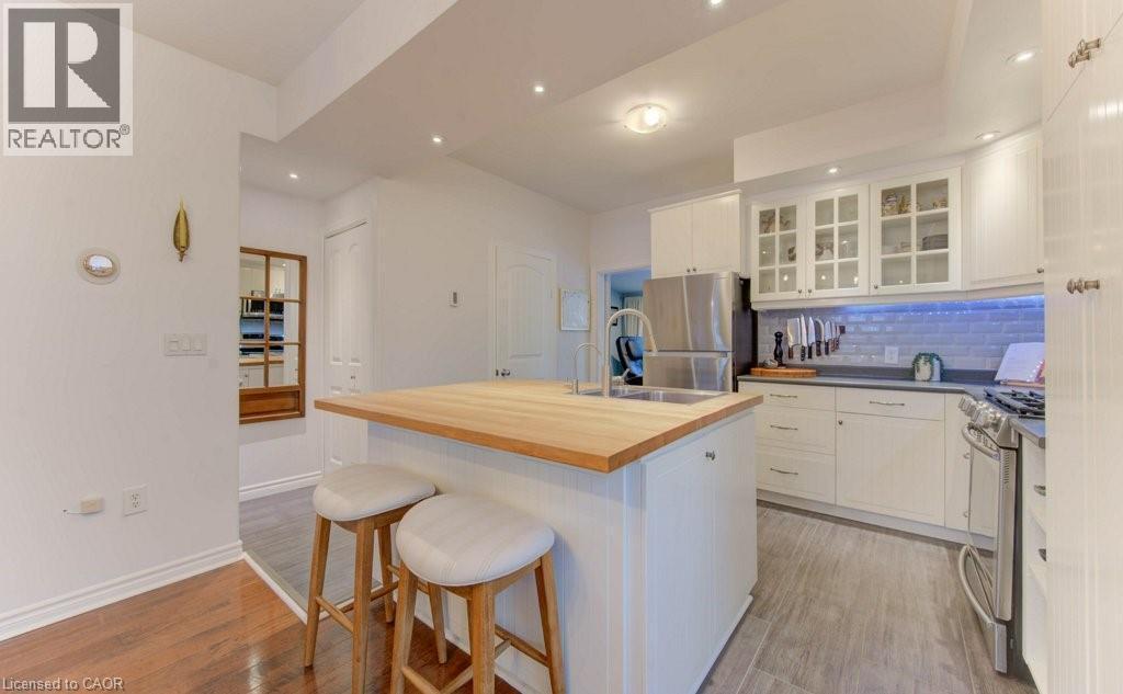 85 Chalmers Street N, Cambridge, ON - Indoor Photo Showing Kitchen
