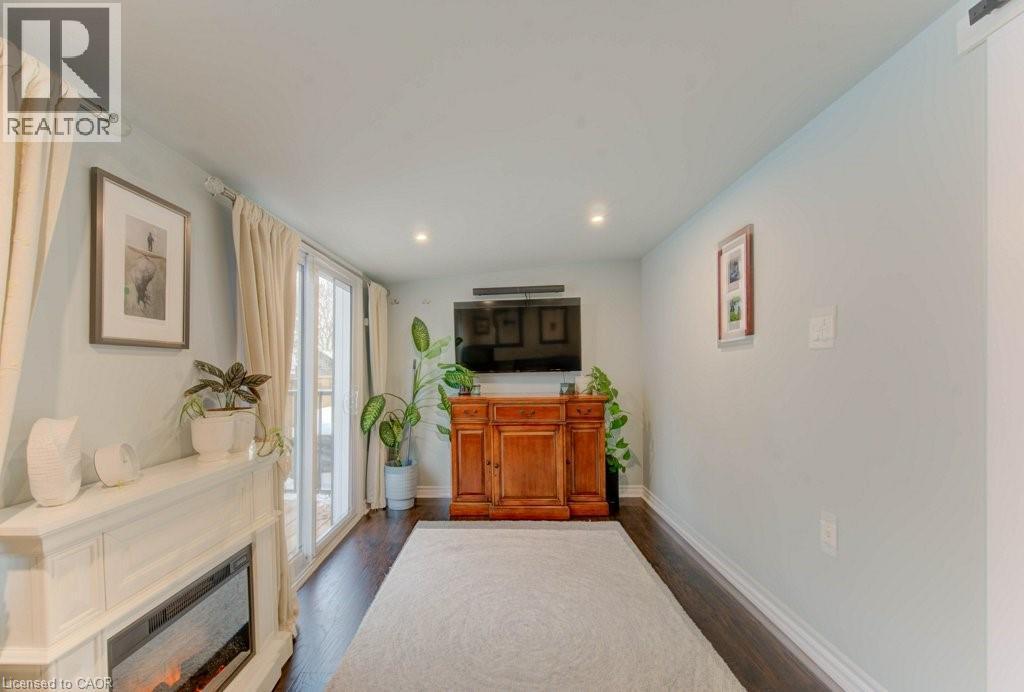 85 Chalmers Street N, Cambridge, ON - Indoor Photo Showing Other Room