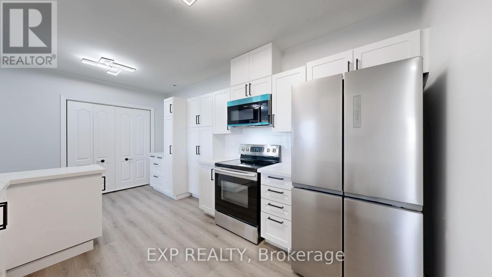 Ph09 - 115 Omni Drive, Toronto, ON - Indoor Photo Showing Kitchen With Stainless Steel Kitchen