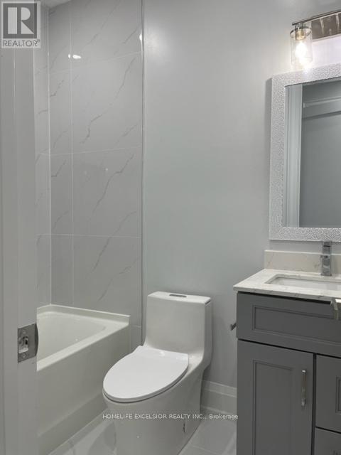 Main-Upper - 57 Phillip Avenue, Toronto, ON - Indoor Photo Showing Bathroom