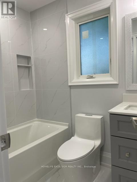 Main-Upper - 57 Phillip Avenue, Toronto, ON - Indoor Photo Showing Bathroom