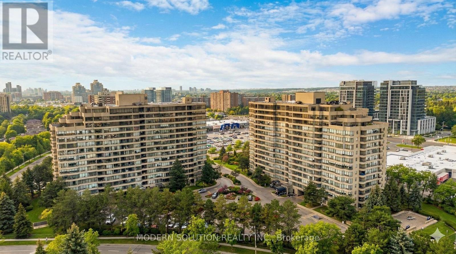 426 - 32 Clarissa Drive, Richmond Hill, ON - Outdoor With View