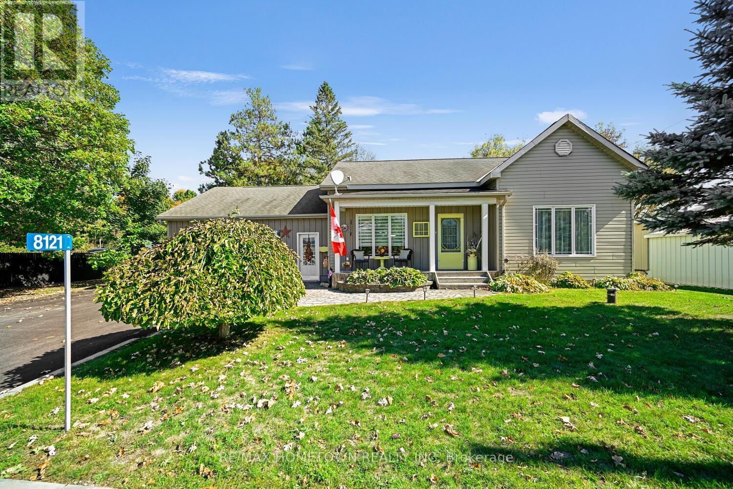 8121 Main Street, Augusta, ON - Outdoor