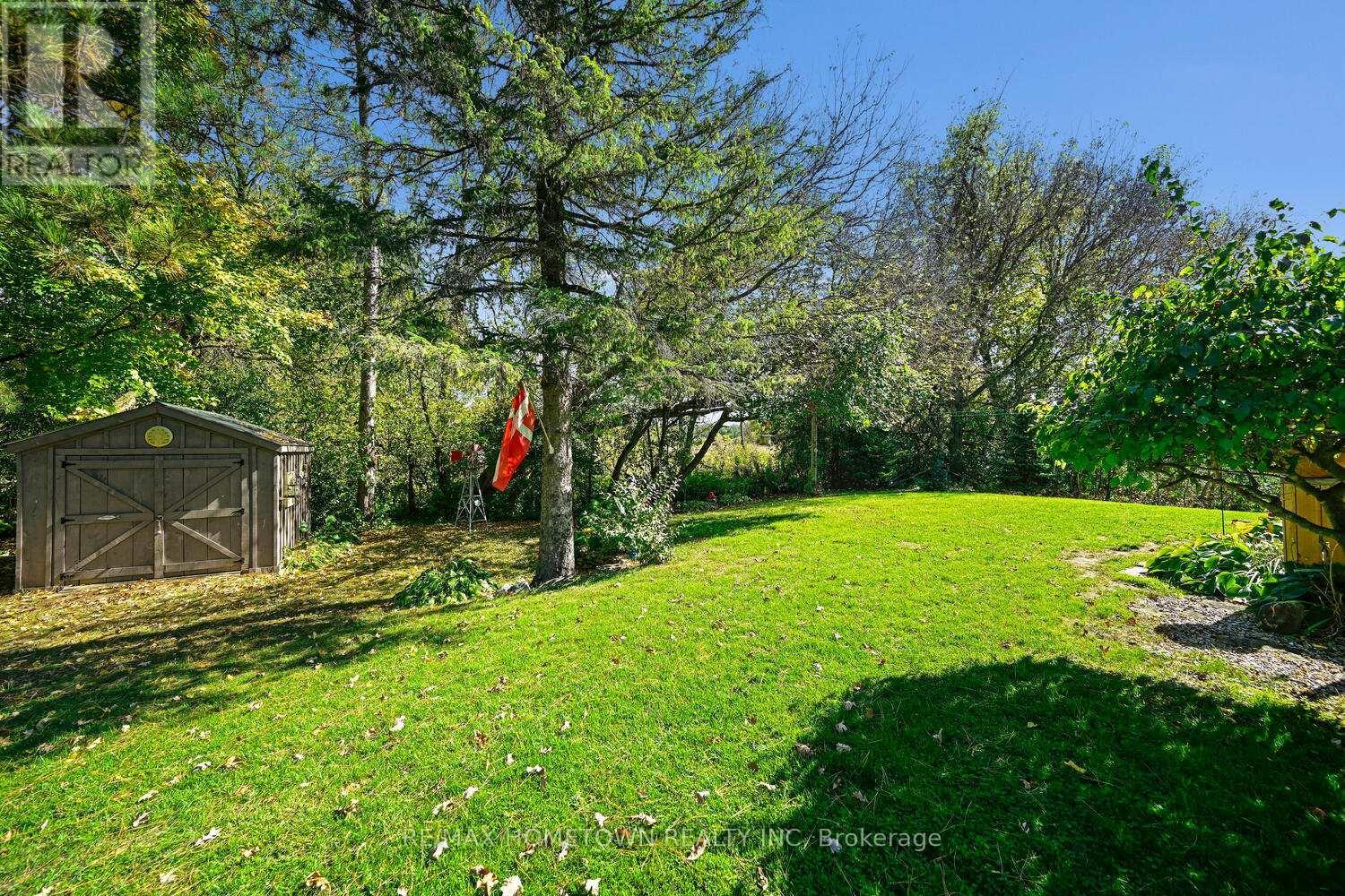 8121 Main Street, Augusta, ON - Outdoor