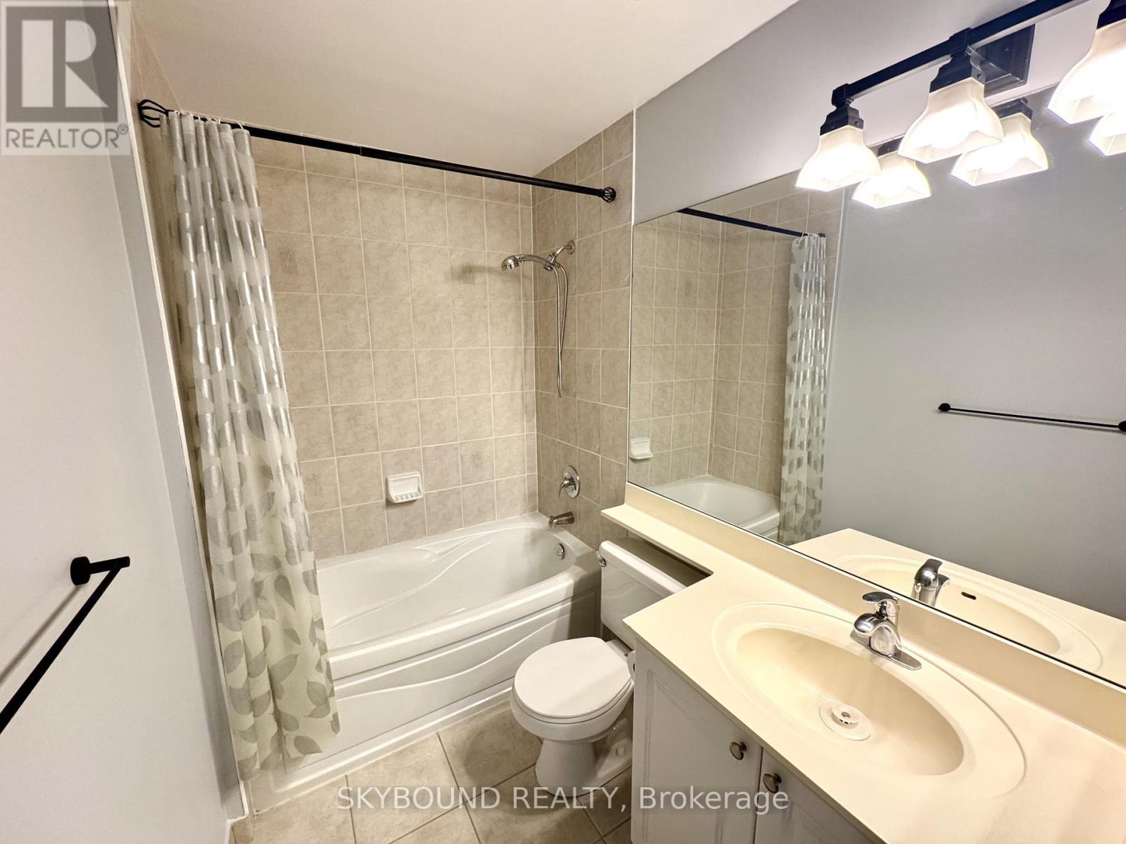 131 - 33 Cox Boulevard, Markham, ON - Indoor Photo Showing Bathroom