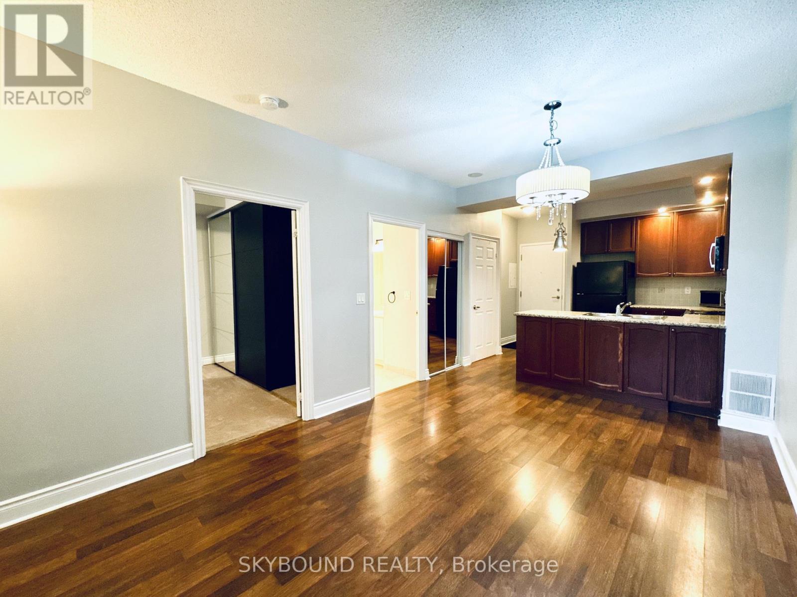 131 - 33 Cox Boulevard, Markham, ON - Indoor