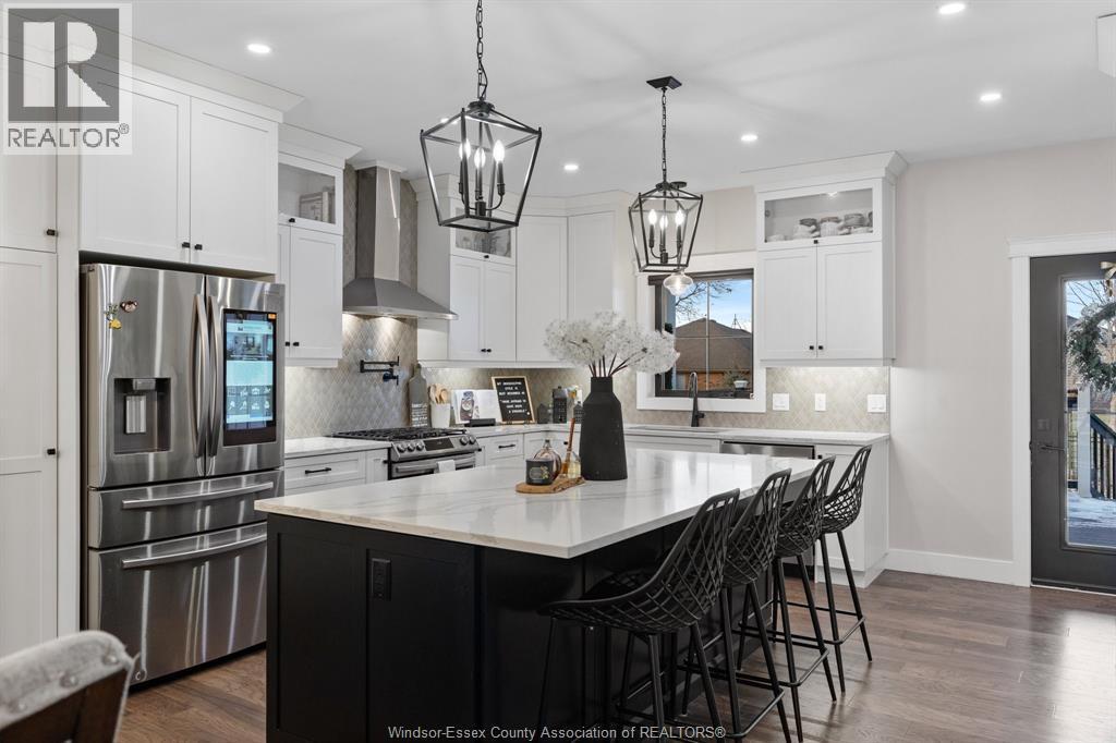 22 Lundy Street, Amherstburg, ON - Indoor Photo Showing Kitchen With Upgraded Kitchen