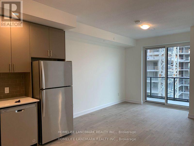 # 1214 - 3220 William Coltson Avenue E, Oakville, ON - Indoor Photo Showing Kitchen