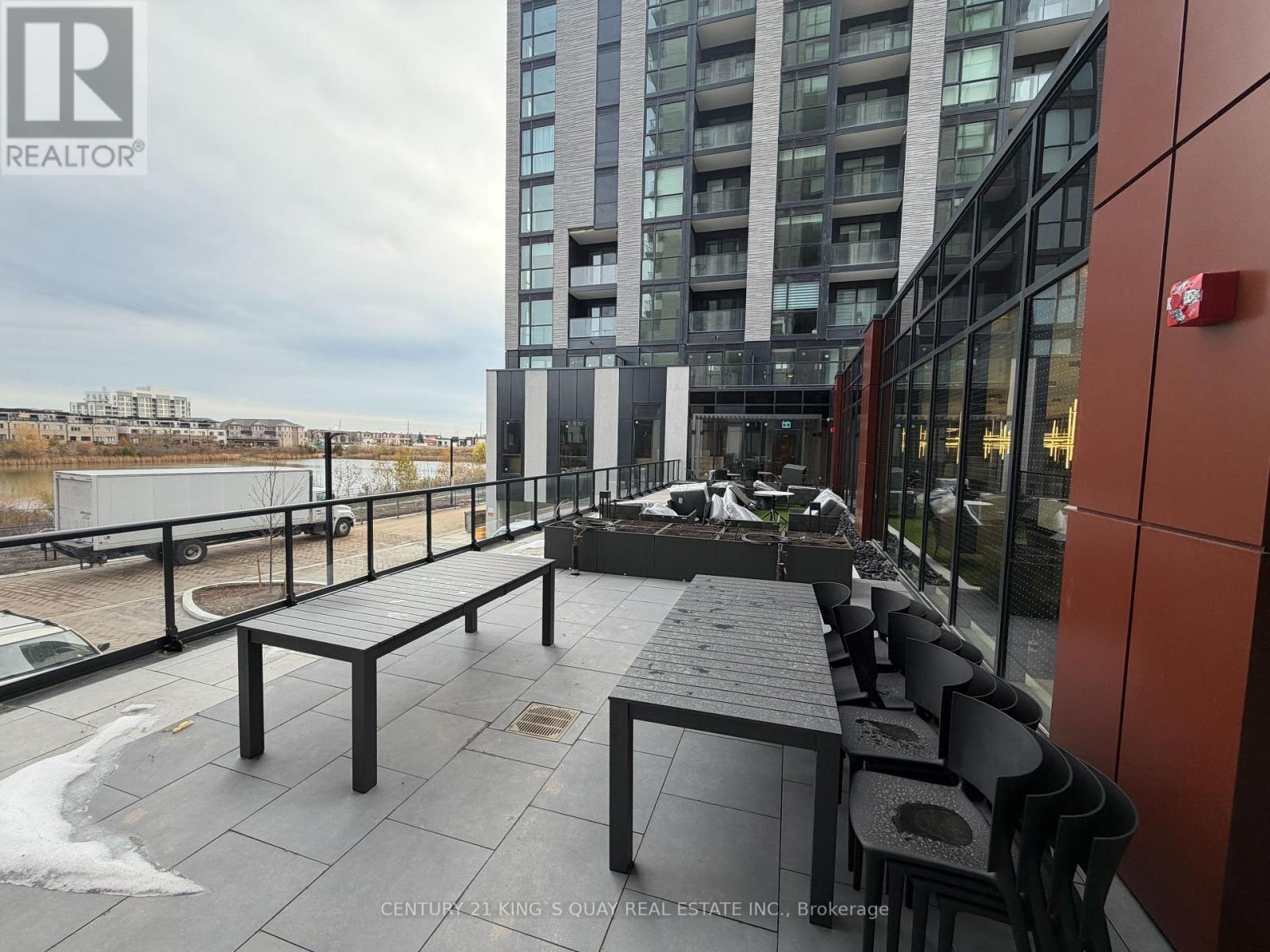 1205 - 3071 Trafalgar Road, Oakville, ON - Outdoor