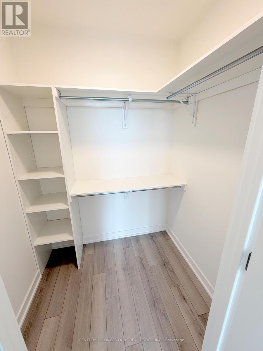 W/I CLOSET - 1205 - 3071 Trafalgar Road, Oakville, ON - Indoor With Storage