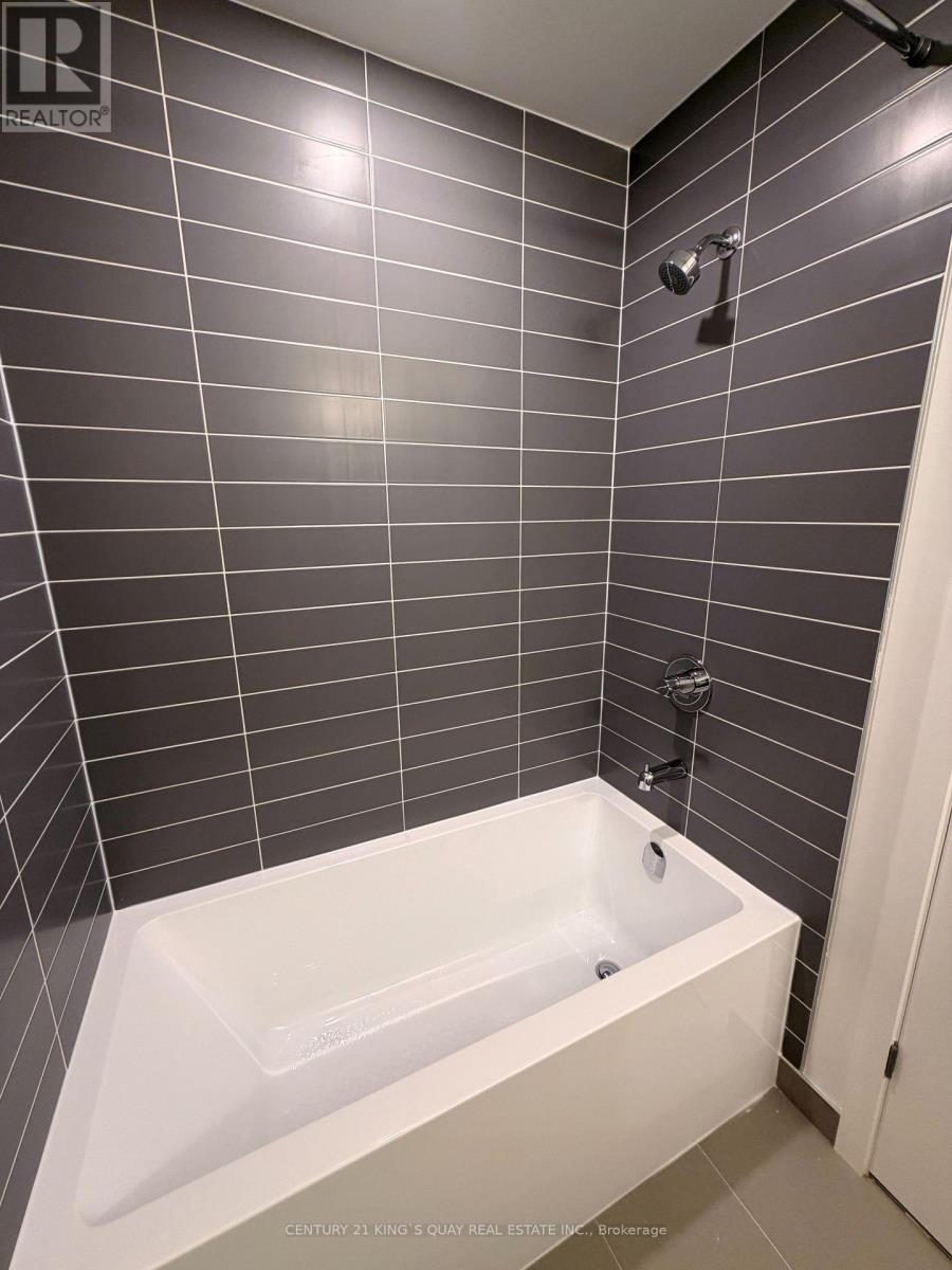 1205 - 3071 Trafalgar Road, Oakville, ON - Indoor Photo Showing Bathroom