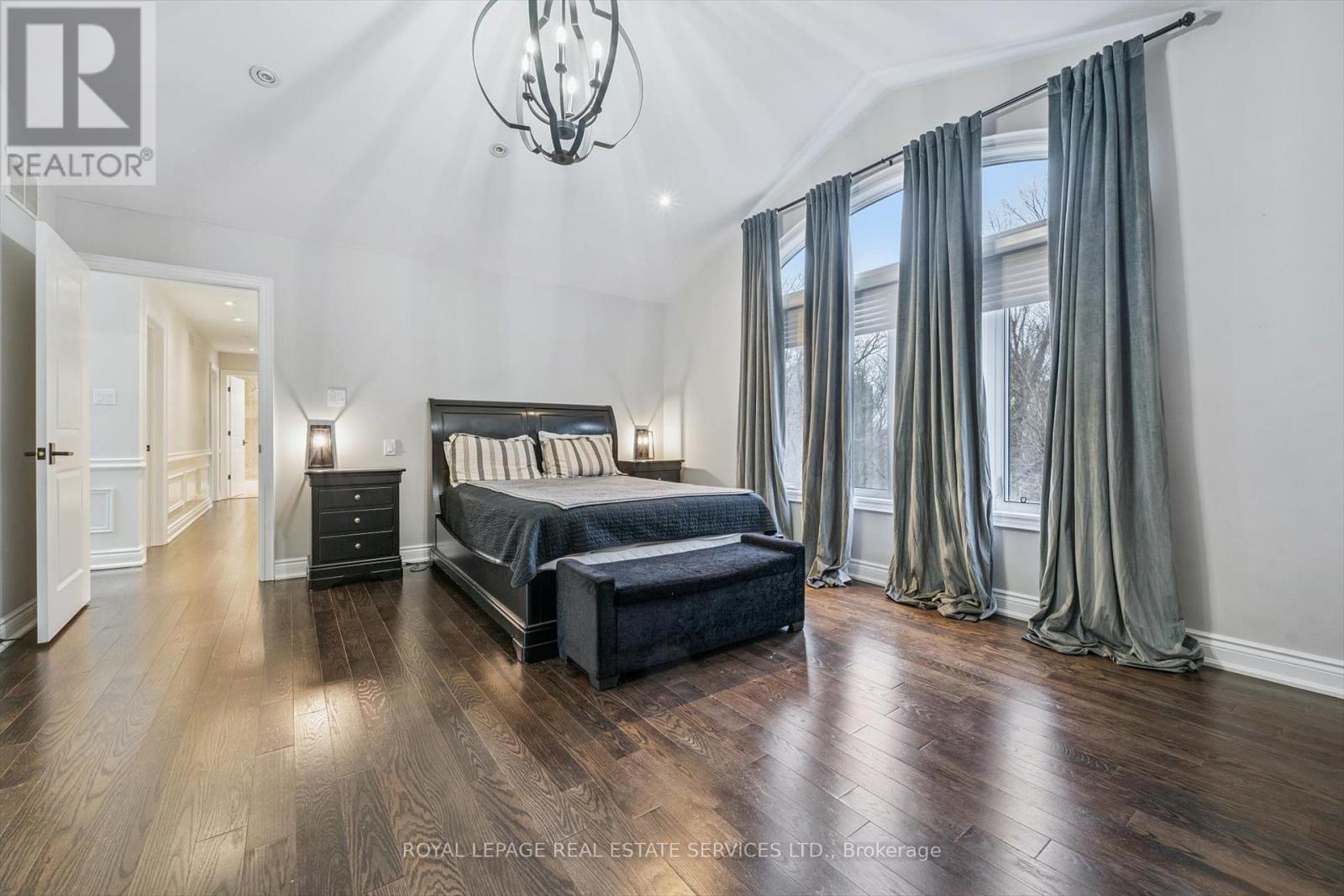 The Primary Retreat Exudes Sophistication - 1302 Hillview Crescent, Oakville, ON - Indoor Photo Showing Bedroom