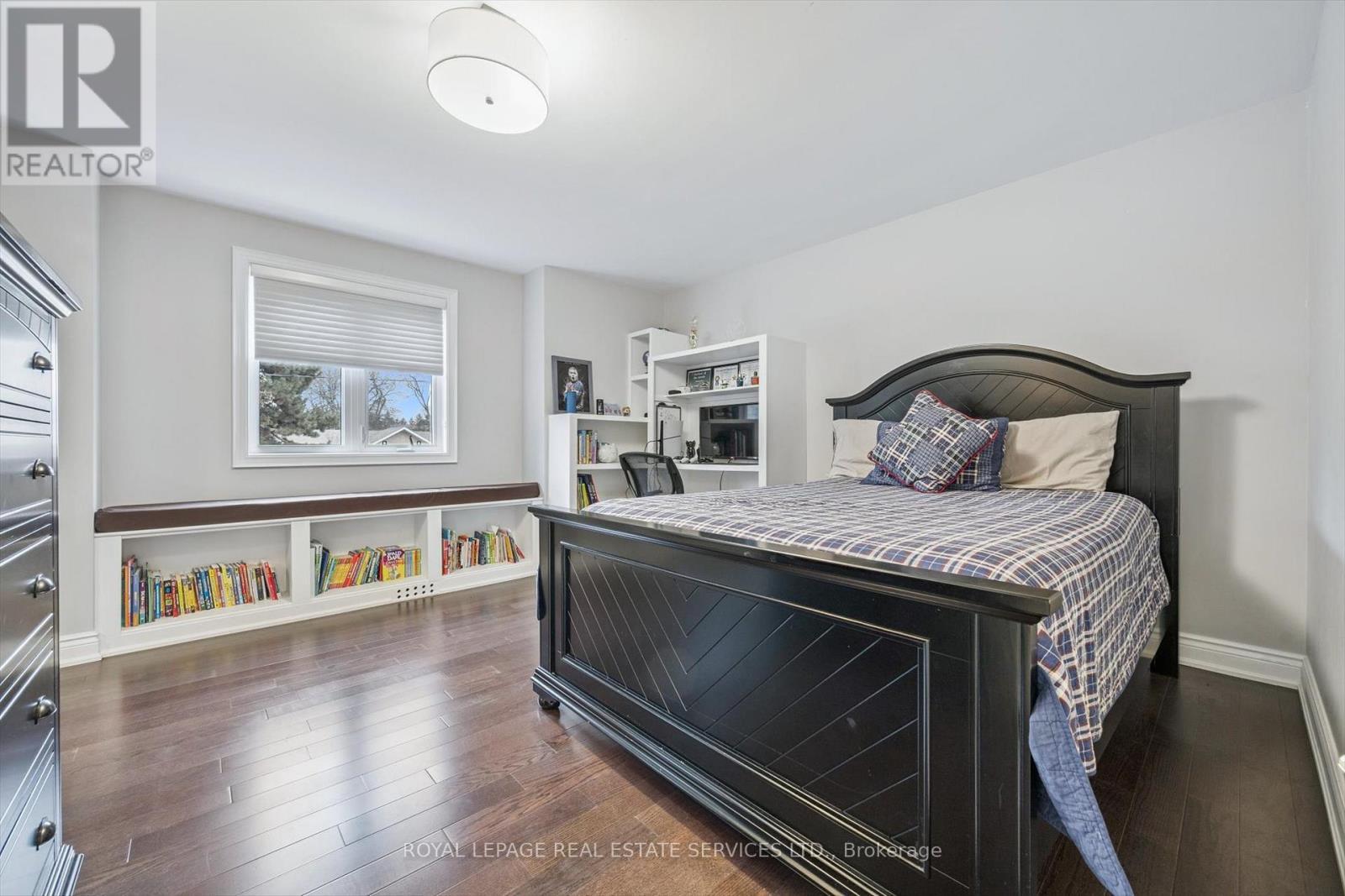 Third Bedroom with Hardwood Flooring - 1302 Hillview Crescent, Oakville, ON - Indoor Photo Showing Bedroom