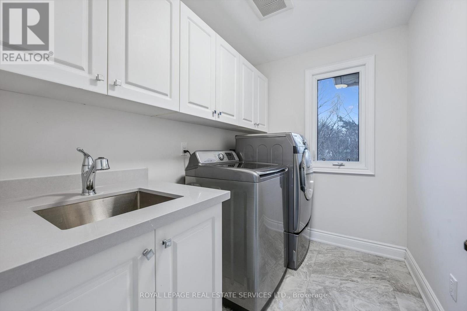 Convenient Upper Level Laundry Room - 1302 Hillview Crescent, Oakville, ON - Indoor Photo Showing Laundry Room