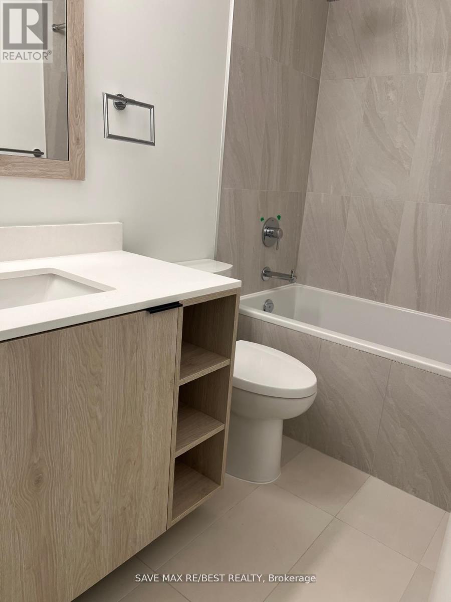 511 - 1007 The Queensway, Toronto, ON - Indoor Photo Showing Bathroom