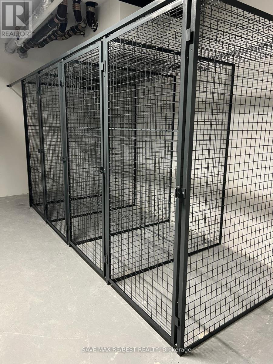 511 - 1007 The Queensway, Toronto, ON - Indoor