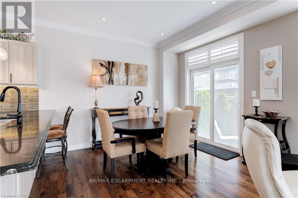 2 Celestial Crescent, Hamilton, ON - Indoor Photo Showing Dining Room