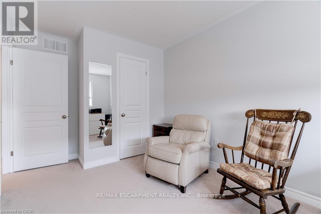 2 Celestial Crescent, Hamilton, ON - Indoor Photo Showing Other Room