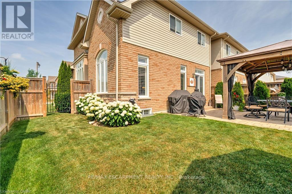 2 Celestial Crescent, Hamilton, ON - Outdoor