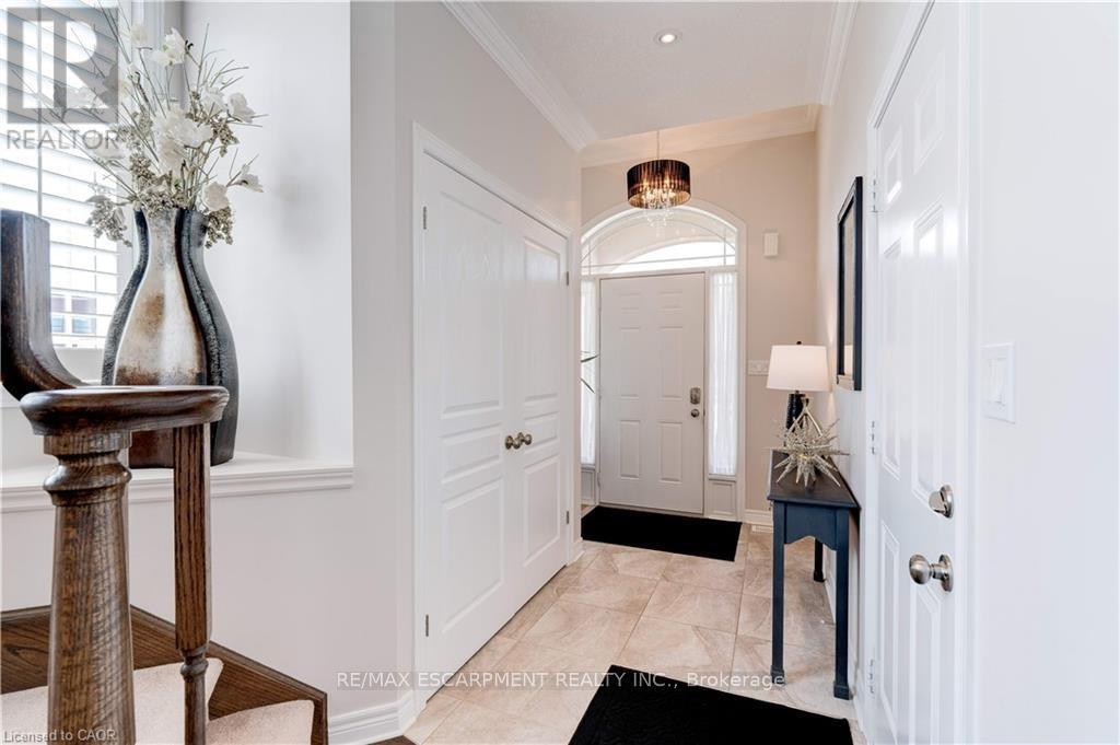 2 Celestial Crescent, Hamilton, ON - Indoor Photo Showing Other Room