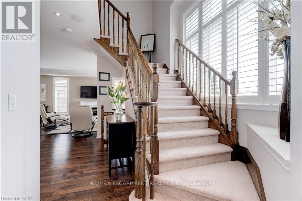 2 Celestial Crescent, Hamilton, ON - Indoor Photo Showing Other Room