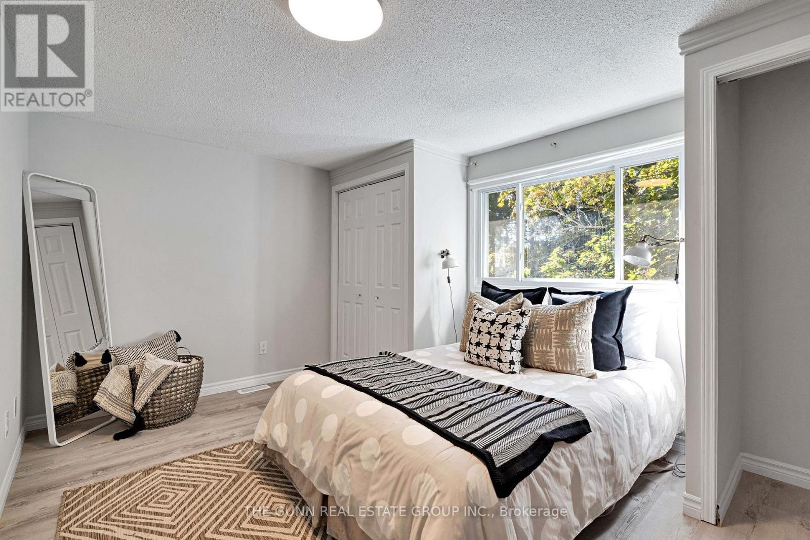 6 Olympic Crescent, London North (North I), ON - Indoor Photo Showing Bedroom