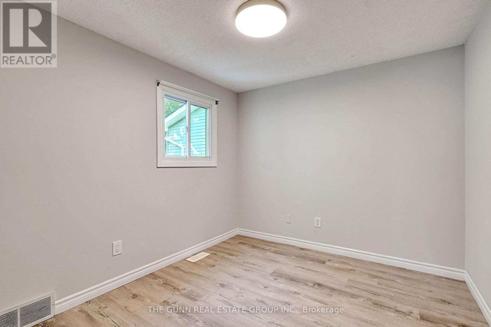 6 Olympic Crescent, London North (North I), ON - Indoor Photo Showing Other Room