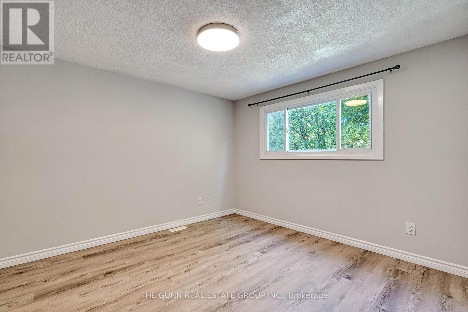 6 Olympic Crescent, London North (North I), ON - Indoor Photo Showing Other Room